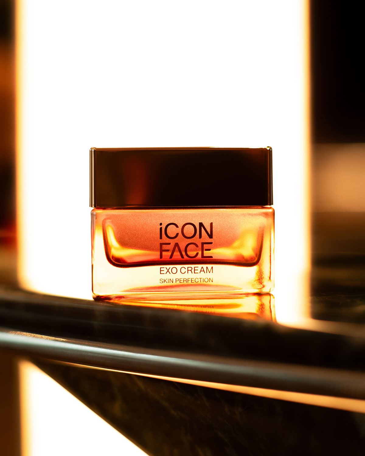 完美肌肤，尽在iCon Face Exo Cream。